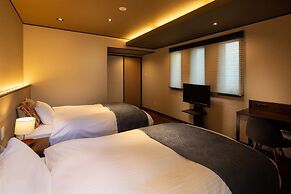 Kanade Toji Minamimon