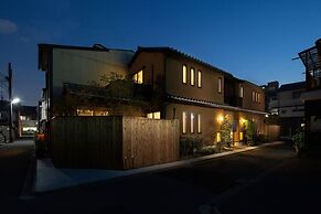 Kanade Toji Minamimon