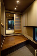 Kanade Toji Minamimon