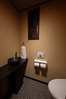 Kanade Toji Minamimon