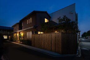 Kanade Toji Minamimon