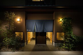 Kanade Toji Minamimon