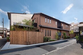 Kanade Toji Minamimon