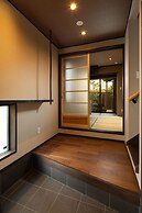 Kanade Toji Minamimon