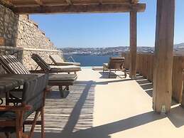 Amaris Mykonian Residence