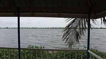 Waterfront Paradise Resort