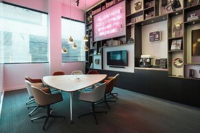 citizenM Seattle South Lake Union