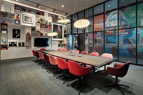 citizenM Seattle South Lake Union