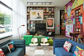 citizenM Seattle South Lake Union