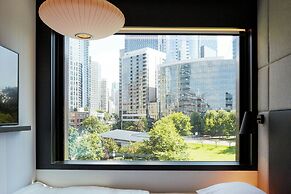 citizenM Seattle South Lake Union