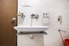 FabExpress Travelers Lodge