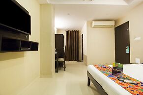 FabExpress Travelers Lodge