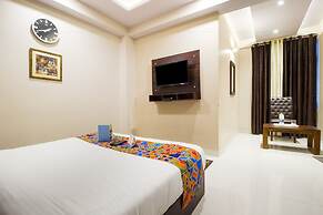 FabExpress Travelers Lodge