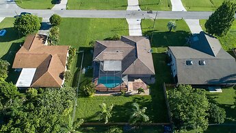 Villa Florida Flair - a Quiet Family Paradise in the Heart of Cape Cor