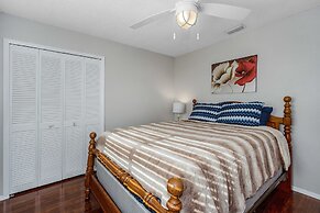 Villa Florida Flair - a Quiet Family Paradise in the Heart of Cape Cor