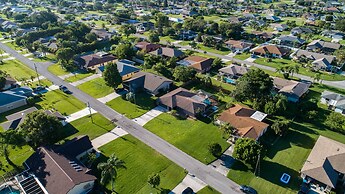 Villa Florida Flair - a Quiet Family Paradise in the Heart of Cape Cor