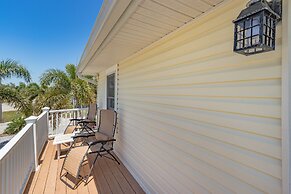 Villa Island Time by Pretty Cape Homes