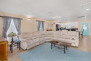 Villa Island Time by Pretty Cape Homes