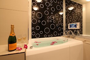 LUSSO CROCE URBAN RESORT - Adult Only