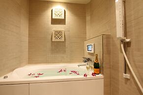 LUSSO CROCE URBAN RESORT - Adult Only