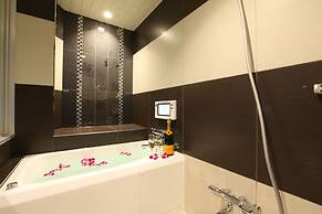 LUSSO CROCE URBAN RESORT - Adult Only