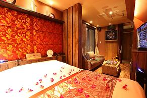 LUSSO CROCE URBAN RESORT - Adult Only