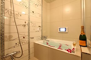 LUSSO CROCE URBAN RESORT - Adult Only