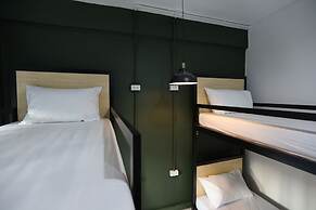 Local Time Bangkok - Hostel