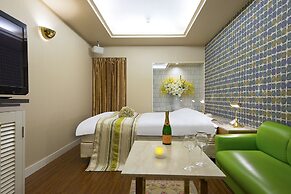 HOTEL U's Kouroen – Adults Only