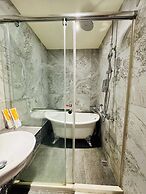 West.inn48 - Self Check-In Hotel