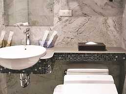 West.inn48 - Self Check-In Hotel