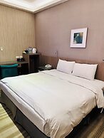 West.inn48 - Self Check-In Hotel