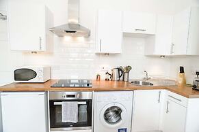 Modern Central Apartment