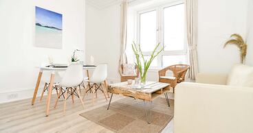 Modern Central Apartment