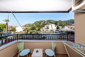 Lighthouse Apartments