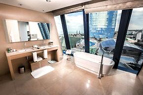 Apartments by Fairmont Baku Flame Towers