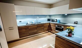 Apartments by Fairmont Baku Flame Towers