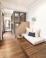 Warm Window Silom - Hostel