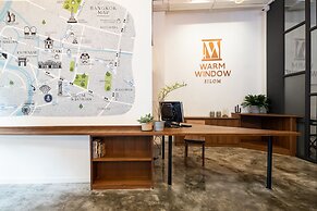 Warm Window Silom - Hostel