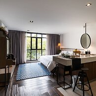 Warm Window Silom - Hostel
