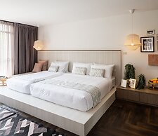 Warm Window Silom - Hostel