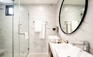 Warm Window Silom - Hostel