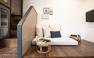 Warm Window Silom - Hostel