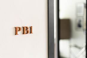 Warm Window Silom - Hostel