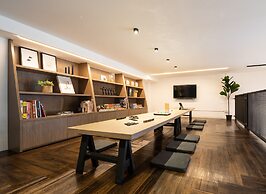 Warm Window Silom - Hostel