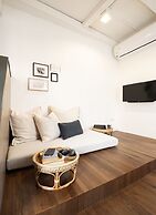 Warm Window Silom - Hostel