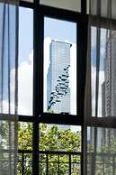 Warm Window Silom - Hostel