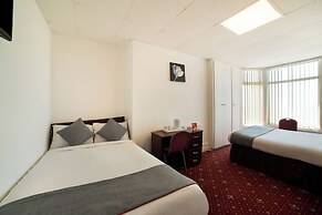 OYO The Golden Cheval Hotel