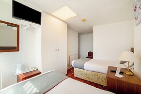 OYO The Golden Cheval Hotel