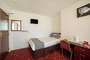 OYO The Golden Cheval Hotel